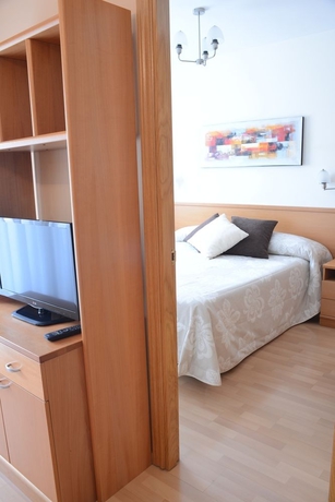 Imagen de la habitación del Hotel Aparthotel Huesca. Foto 3