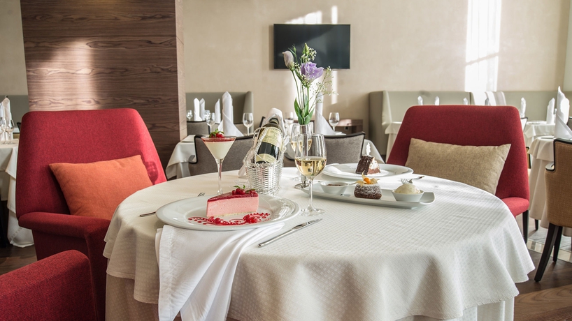 Imagen del bar/restaurante del Hotel Apart-hotel Imeretinskiy - The Coastline Complex. Foto 3