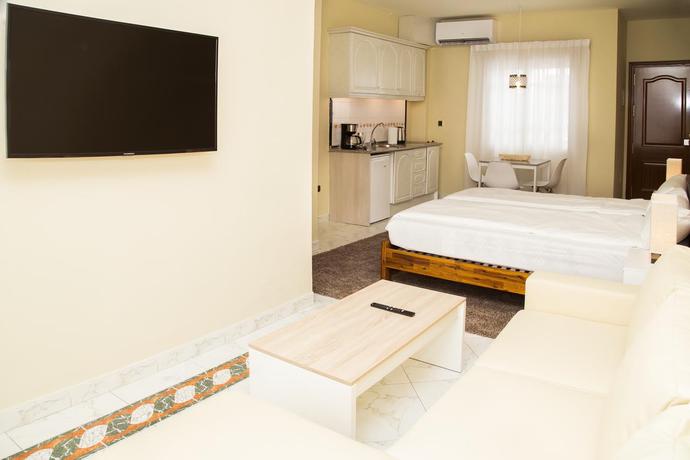 Imagen de la habitación del Hotel Aparthotel La Palmera. Foto 6