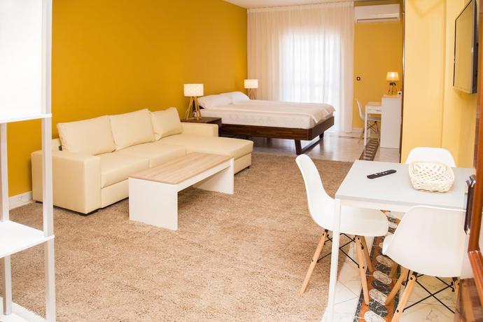 Imagen de la habitación del Hotel Aparthotel La Palmera. Foto 7