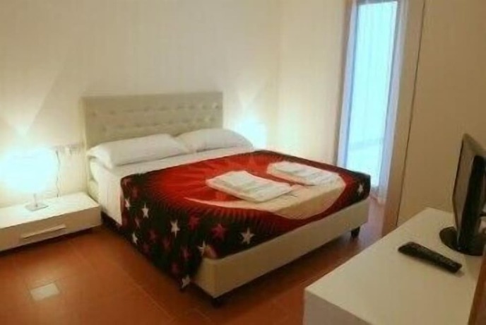 Imagen de la habitación del Hotel Aparthotel Lacroma. Foto 2