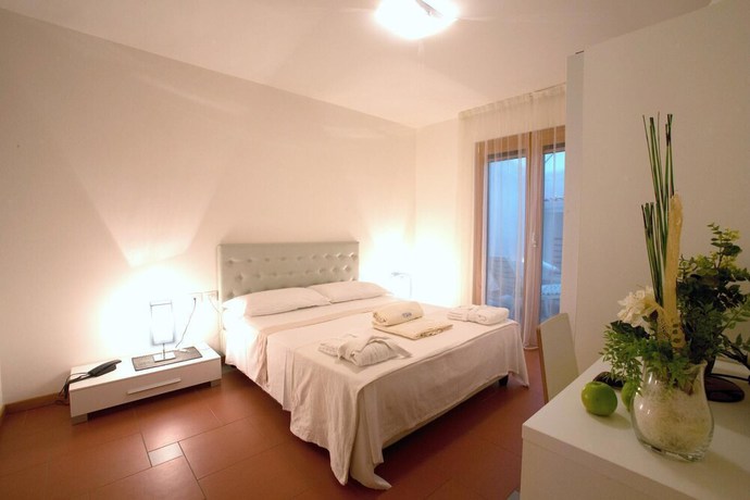 Imagen de la habitación del Hotel Aparthotel Lacroma. Foto 6