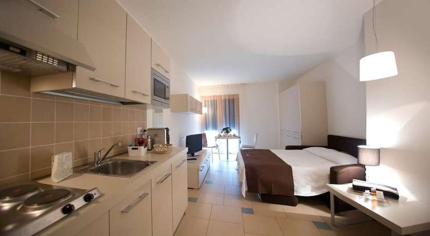 Imagen de la habitación del Hotel Aparthotel Lacroma. Foto 8
