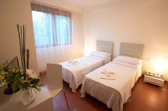 Imagen de la habitación del Hotel Aparthotel Lacroma. Foto 15