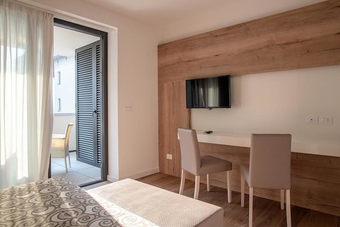 Imagen de la habitación del Hotel Aparthotel Miramare. Foto 10