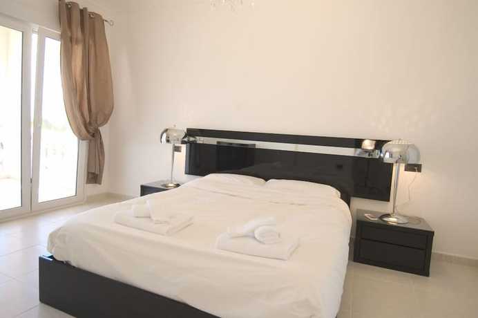 Imagen de la habitación del Hotel Aparthotel Parques Casablanca. Foto 16