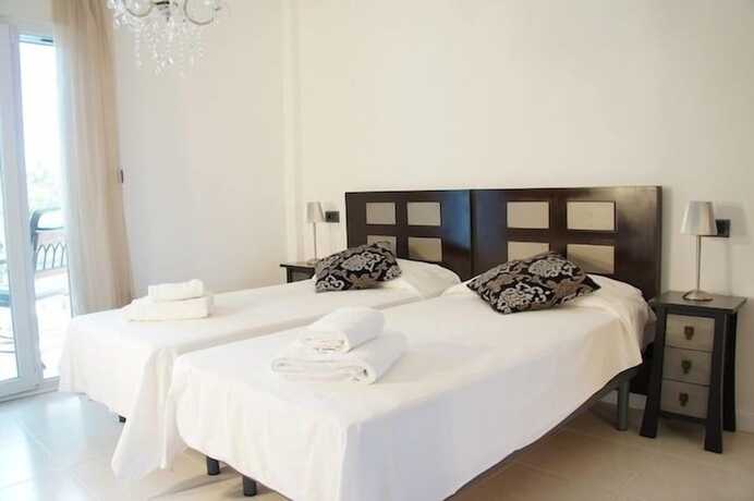 Imagen de la habitación del Hotel Aparthotel Parques Casablanca. Foto 19