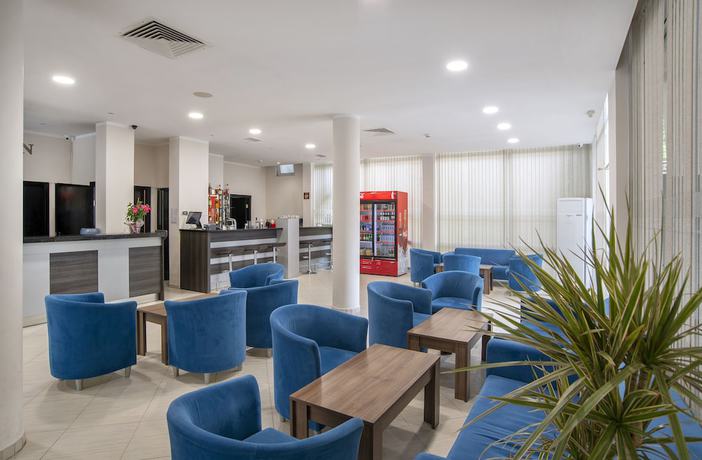 Imagen del bar/restaurante del Hotel Aparthotel Royal Marina Beach. Foto 2