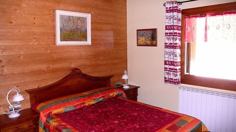Imagen de la habitación del Hotel Aparthotel Spa Areu. Foto 10