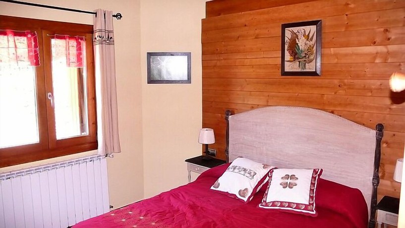 Imagen de la habitación del Hotel Aparthotel Spa Areu. Foto 12