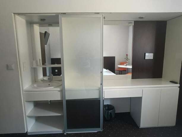 Imagen de la habitación del Hotel Aparthotel Strefa Budget. Foto 18
