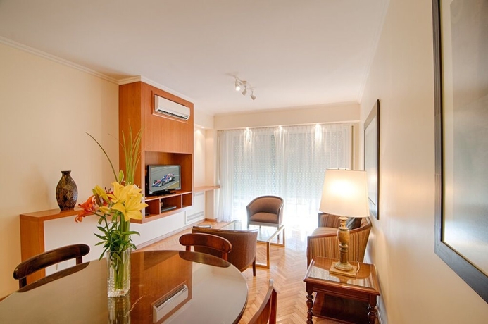 Imagen de la habitación del Hotel Aparthotel Trianon Recoleta. Foto 4