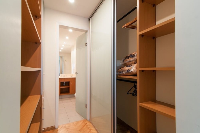 Imagen de la habitación del Hotel Aparthotel Trianon Recoleta. Foto 12