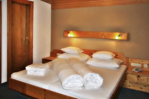 Imagen general del Hotel Aparthotel Tschanun Garni. Foto 9