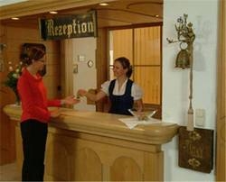 Imagen general del Hotel Aparthotel Tschanun Garni. Foto 16