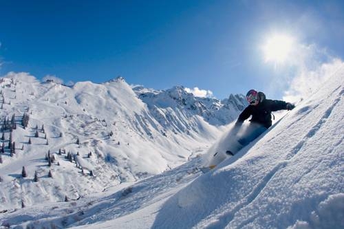 Imagen general del Hotel Aparthotel Tschanun Garni. Foto 27