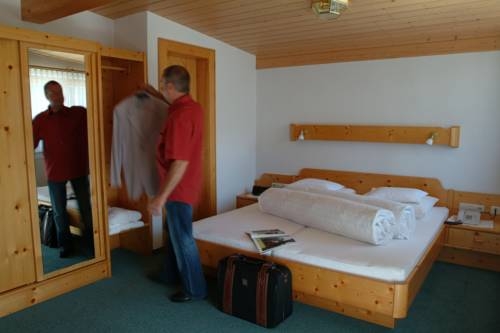 Imagen de la habitación del Hotel Aparthotel Tschanun Garni. Foto 51