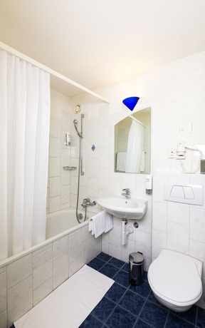 Imagen de la habitación del Hotel Apart-hotel Zurich Airport. Foto 8