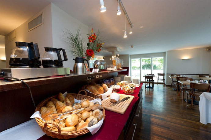 Imagen del bar/restaurante del Hotel Apart-hotel Zurich Airport. Foto 6