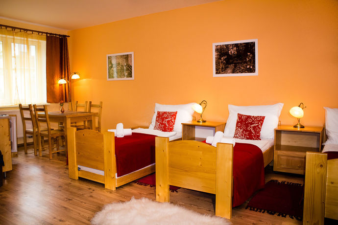 Imagen de los interiores del Hotel Apartm&aacute;ny Renomal. Foto 16
