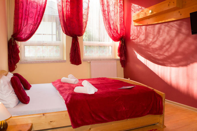 Imagen de la habitación del Hotel Apartm&aacute;ny Renomal. Foto 12
