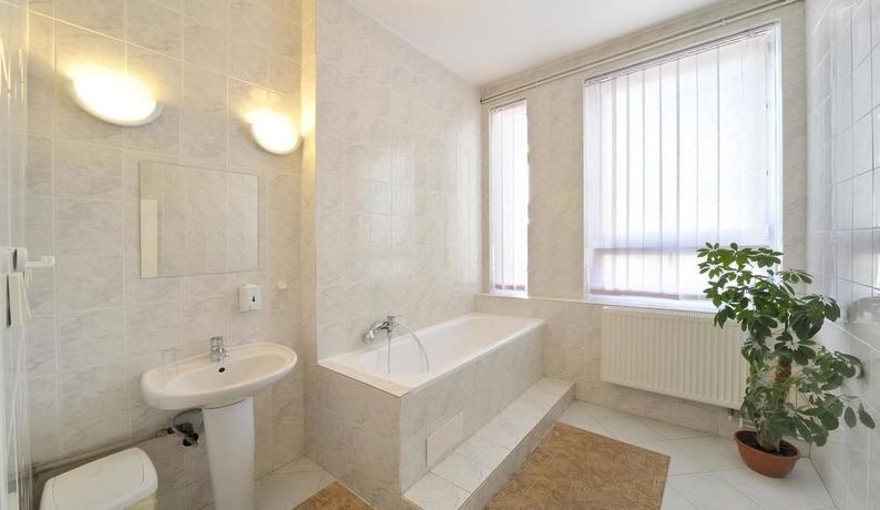 Imagen de la habitación del Hotel Apartm&aacute;ny Renomal. Foto 13