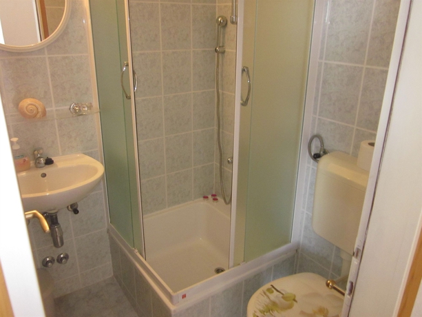 Imagen de la habitación del Hotel Apartmani Kresic. Foto 13