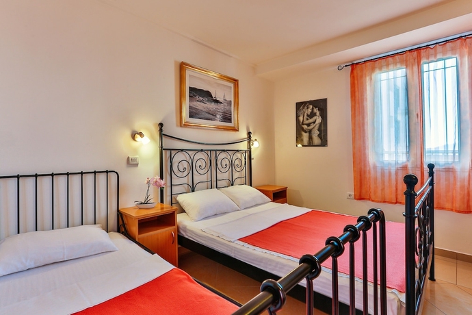 Imagen de la habitación del Hotel Apartmani Luka - Vila Brzulović. Foto 2