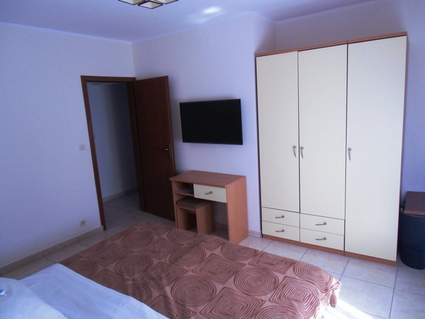 Imagen de la habitación del Hotel Apartmani Romano. Foto 4