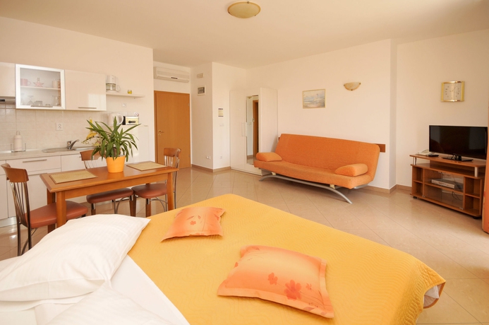 Imagen de la habitación del Hotel Apartmani Trogir. Foto 9