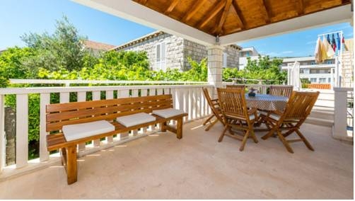 Imagen de los interiores del Hotel Apartmani Vuličević. Foto 9