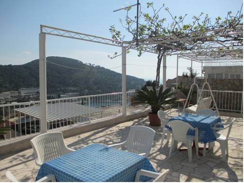 Imagen general del Hotel Apartment And Rooms Zora. Foto 10