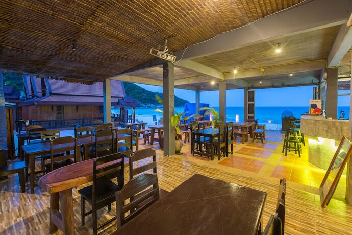 Imagen del bar/restaurante del Hotel Apartment By Sunrise Resort. Foto 3
