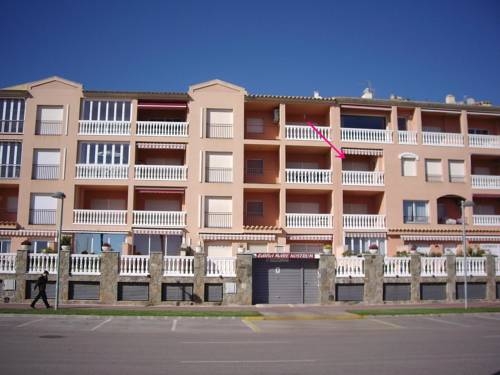 Imagen general del Hotel Apartment HolGr Marenost ESC 6 2 3 Empuriabrava. Foto 2