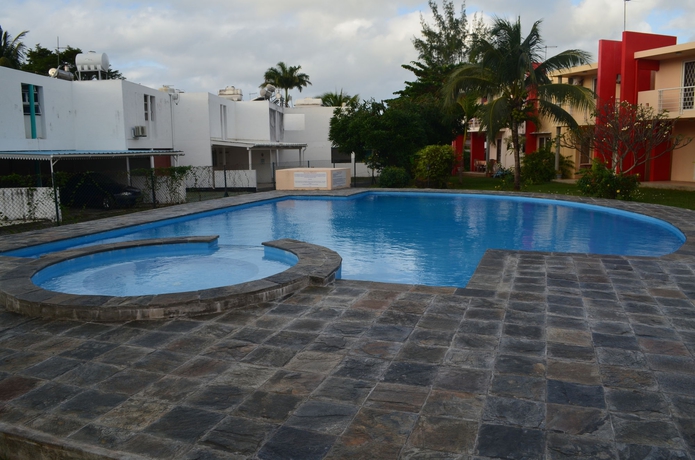 Imagen de la piscina del Hotel Apartment Le Cygne 2. Foto 12