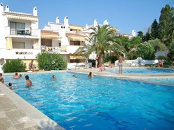 Imagen general del Hotel Apartment Roses. Foto 9