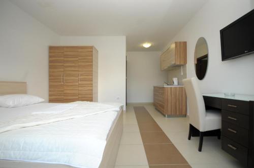 Imagen de la habitación del Hotel Apartments Anita, Budva. Foto 18