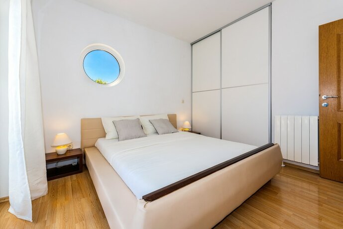 Imagen general del Hotel Apartments Arausa with Pool. Foto 3