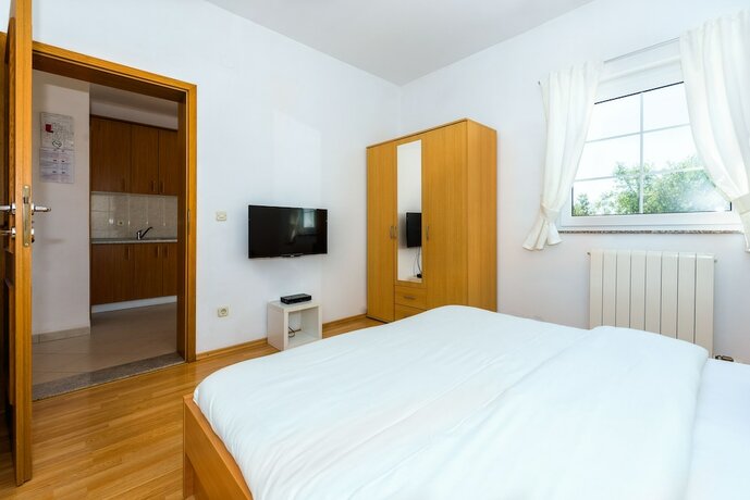 Imagen general del Hotel Apartments Arausa with Pool. Foto 4