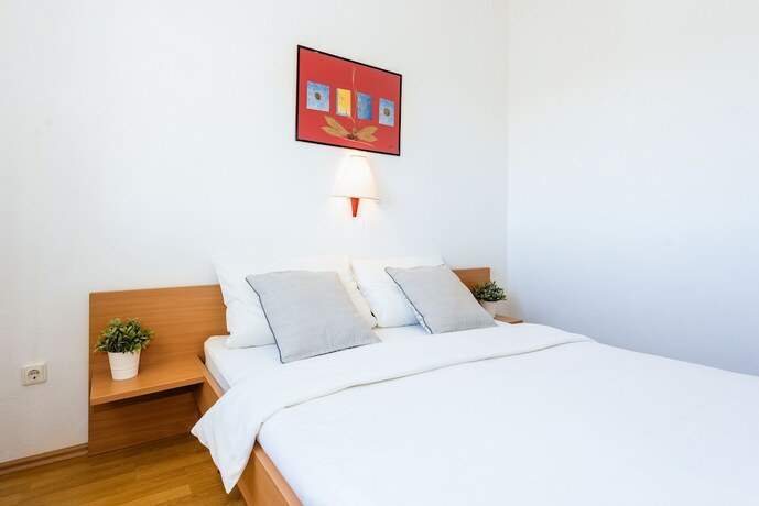 Imagen general del Hotel Apartments Arausa with Pool. Foto 10