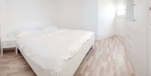 Imagen general del Hotel Apartments Barbati. Foto 7