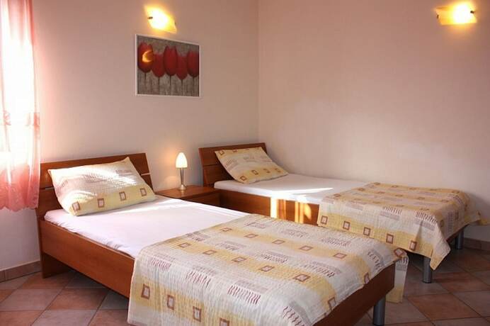 Imagen general del Hotel Apartments Blato-J. Foto 9