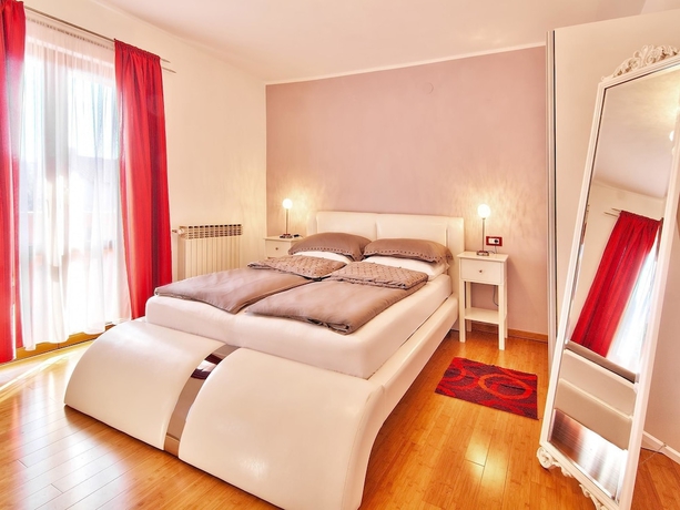 Imagen general del Hotel Apartments Cvek. Foto 1