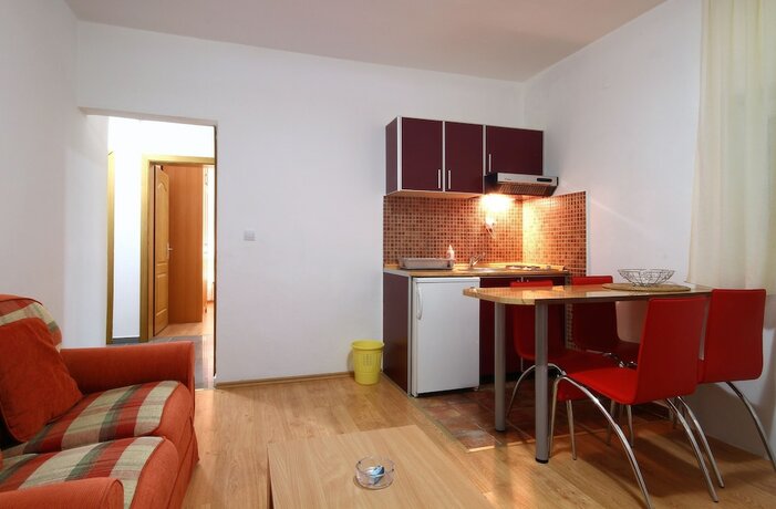 Imagen general del Hotel Apartments Djurasevic. Foto 4
