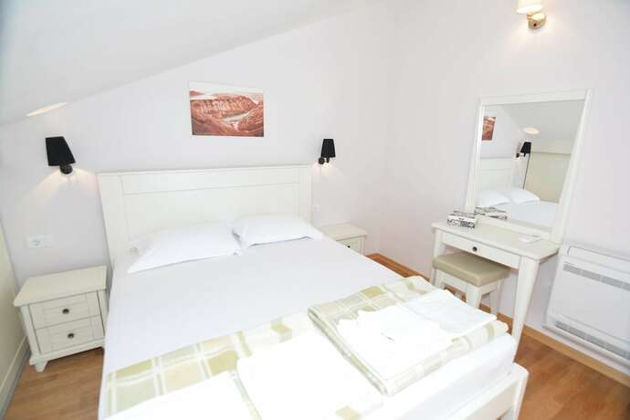 Imagen general del Hotel Apartments Dobrotski Dvori. Foto 1