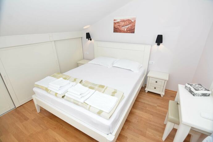 Imagen de la habitación del Hotel Apartments Dobrotski Dvori. Foto 15