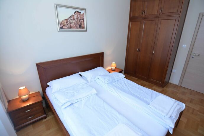 Imagen general del Hotel Apartments Dobrotski Dvori. Foto 7