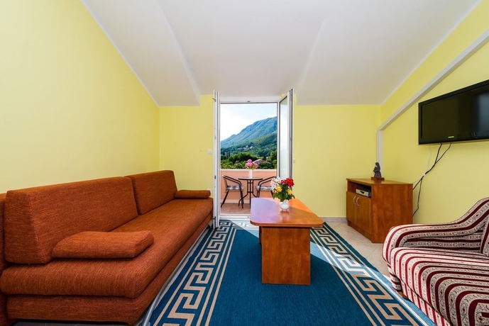 Imagen de los interiores del Hotel Apartments Dubelj. Foto 15