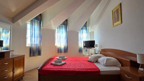 Imagen general del Hotel Apartments GIOVANNI (by the sea). Foto 2