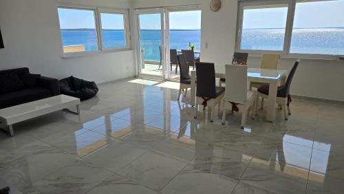 Imagen general del Hotel Apartments GIOVANNI (by the sea). Foto 4